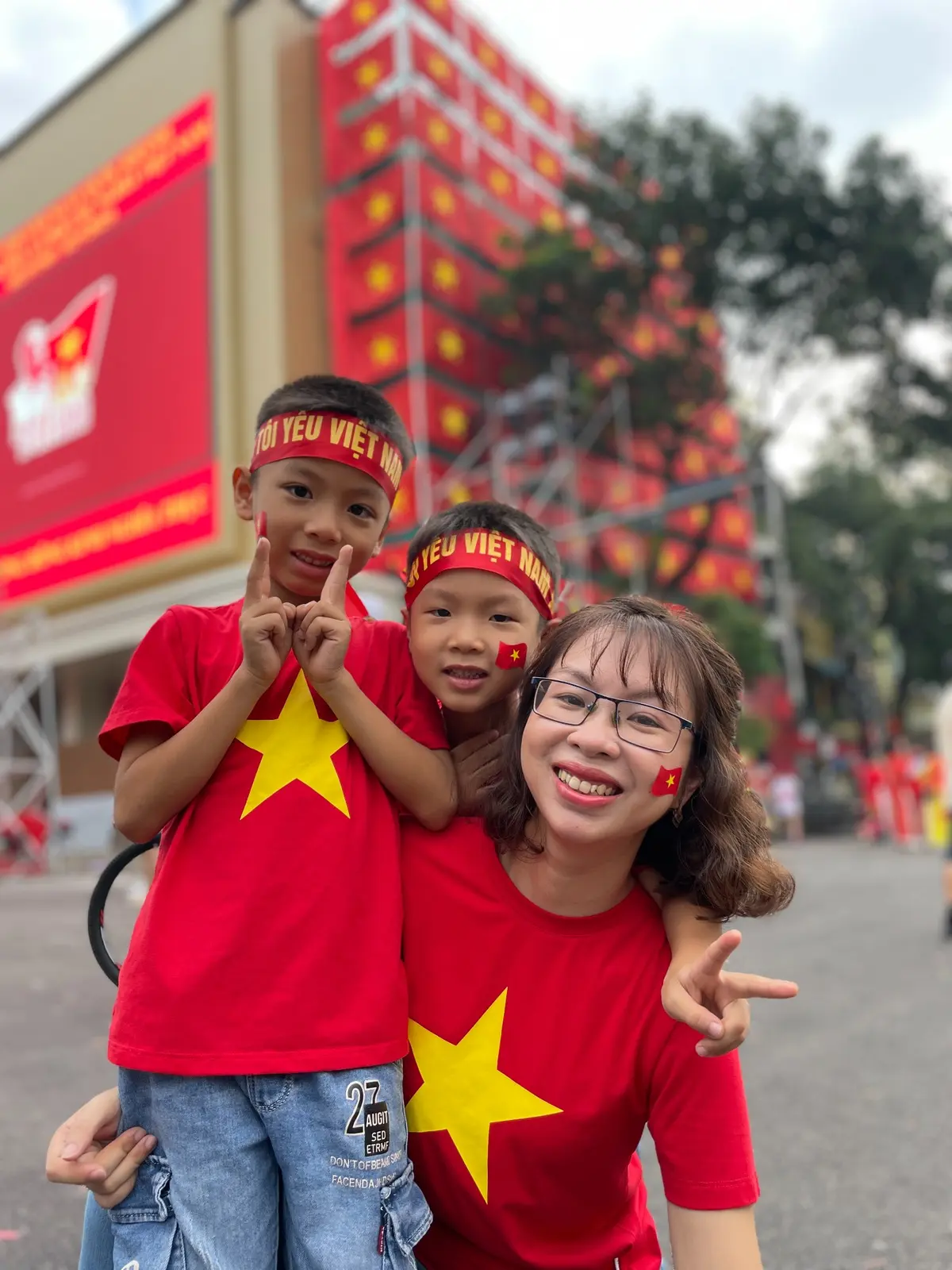 Emma trong một ngày đời thường bên hai con